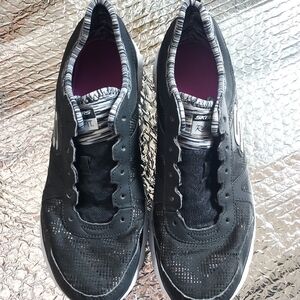 Skechers Relaxed Fit Black Women's Shoes Size 9